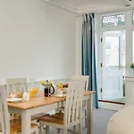 The Lookout - Beautiful Sea Views *